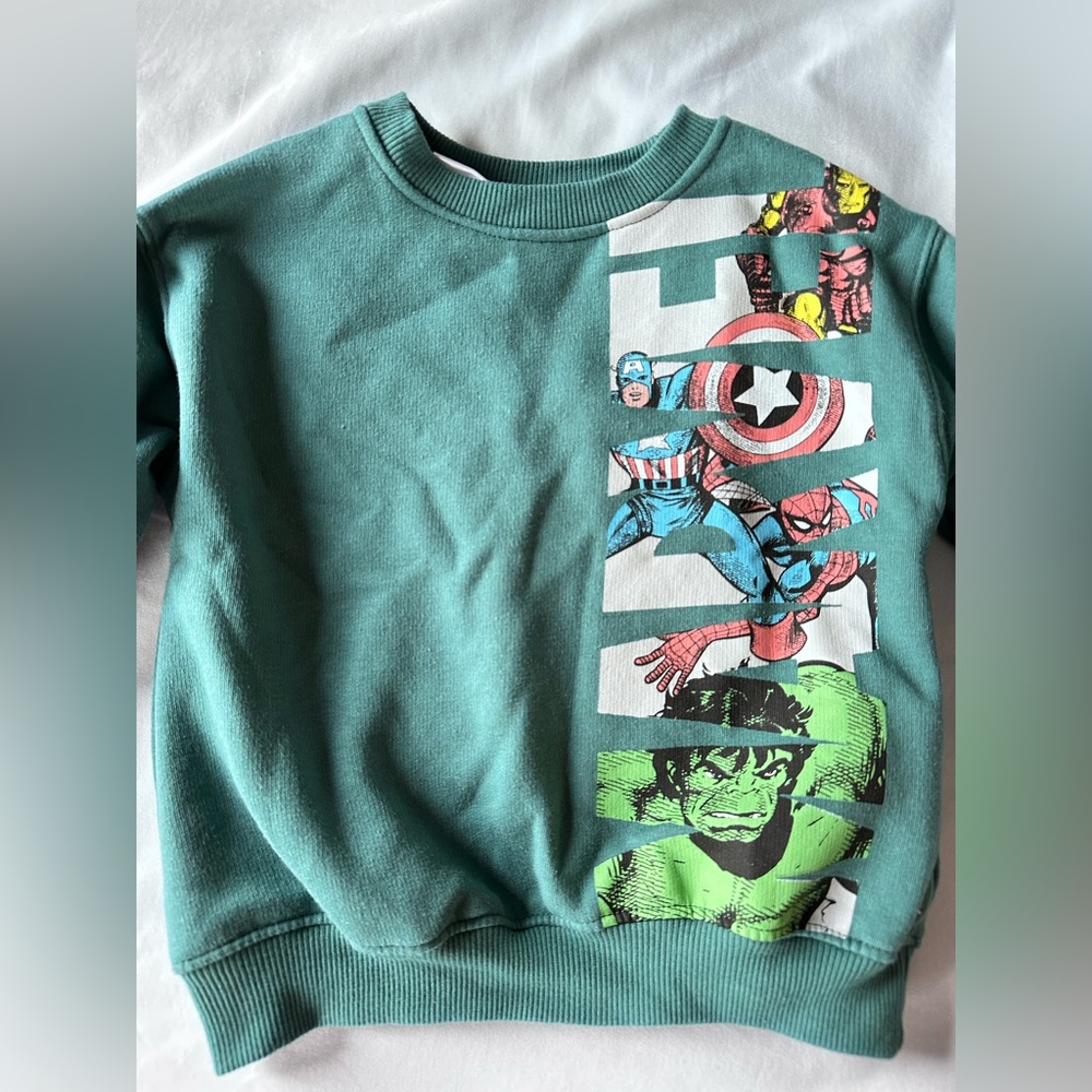 Zara Marvel set, sweatshirt and jogger. Size 3-4yrs